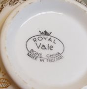 Royal Vale English Bone China Jug, Bowl and Tea Cups & Saucers Set