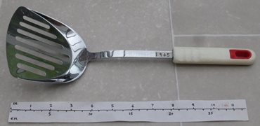 Broad Slotted Spatula / Turner / Fish Slice